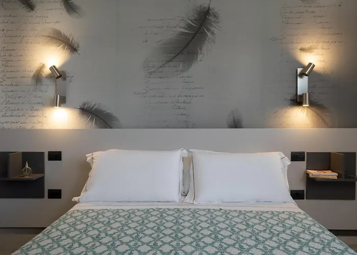 Theodore Rooms