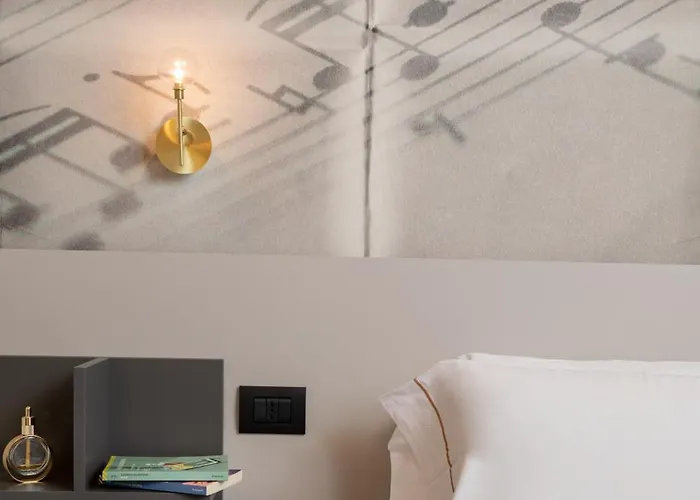 Theodore Rooms